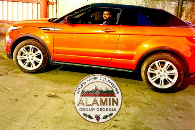 Land Rover Reang Rover Evoque Confortible Range Rover Evoque Convertible 2017 For Rent | Premium Luxury & Style Details: Model: Range Rover Evoque Convertible (Open Top) Year: 2017 Transmission: Automatic Condition: Pristine, super clean, and ready for immediate pickup. Features: Electric fo